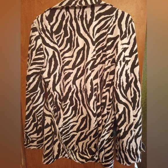 Zebra print jacket - Picture 2 of 6